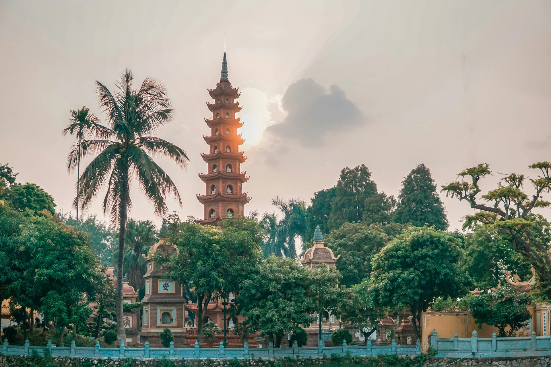 Hanoi City Sightseeing VIP DCar Full Day