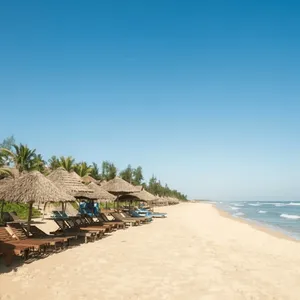 Vietnam Express Tour-an-bang-beach-01