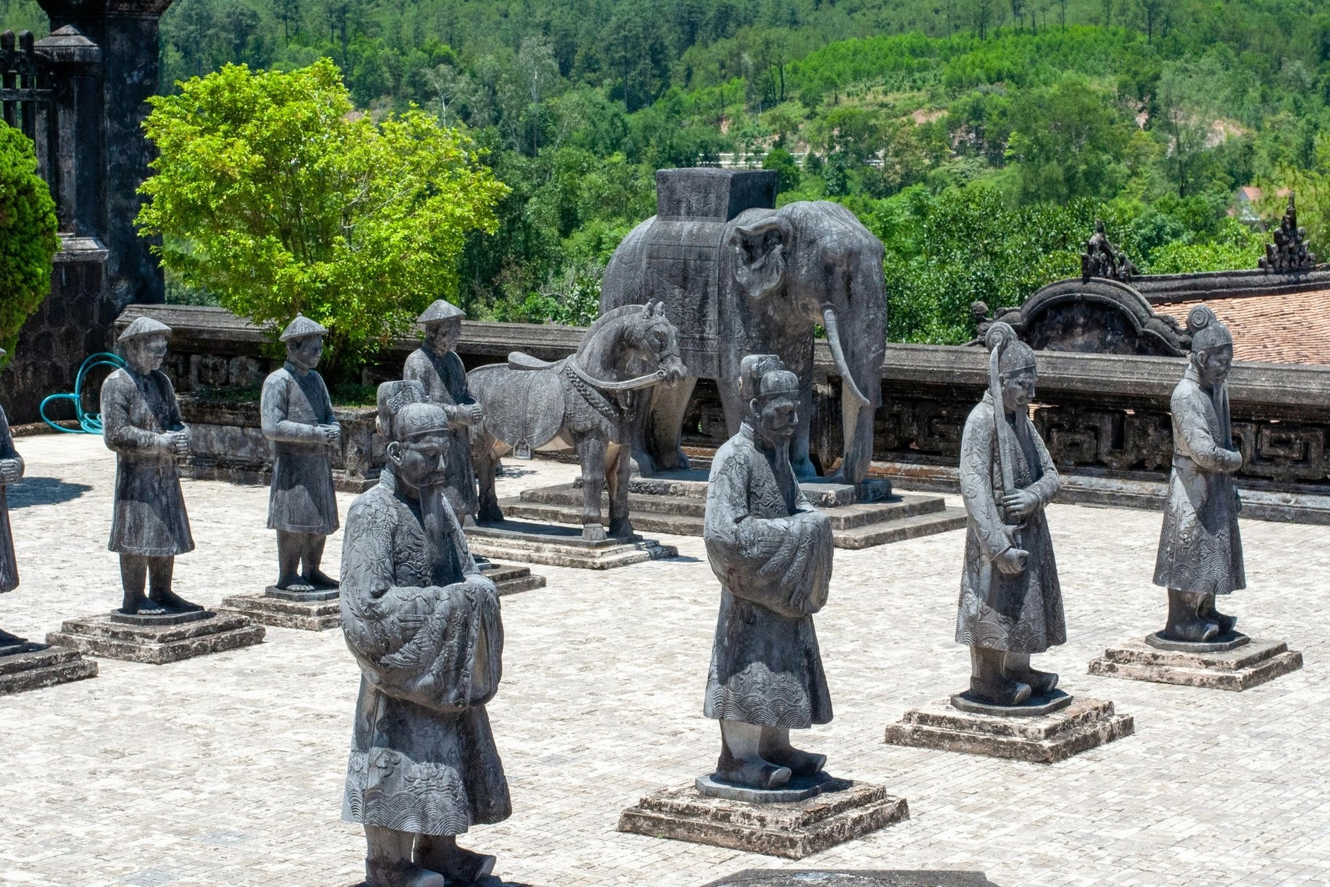 Vietnam Express Tour-hue-40