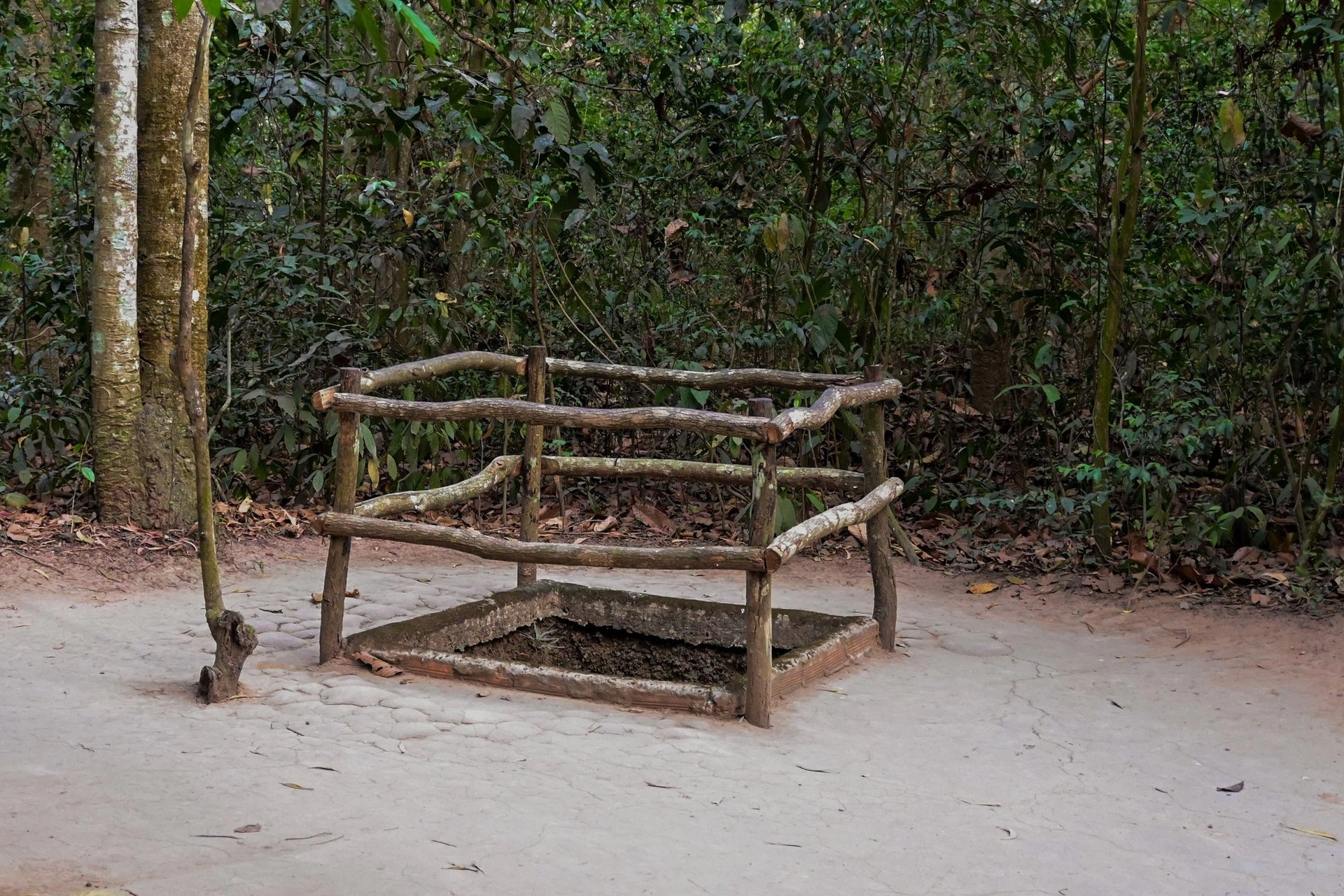 Vietnam Express Tour-cu-chi-09