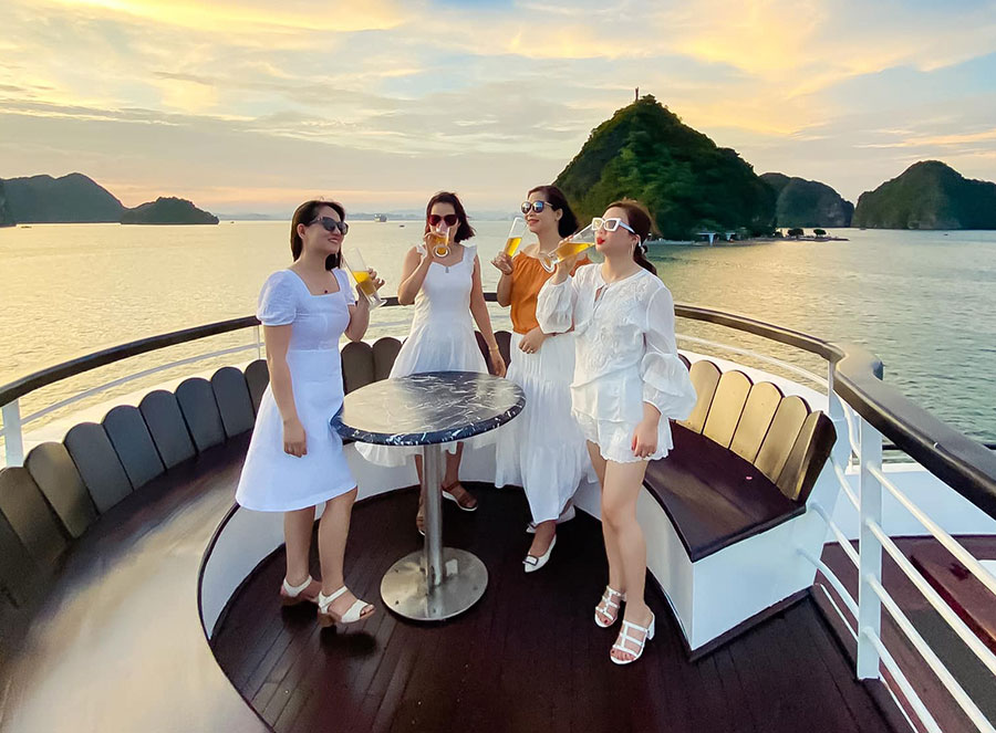 Ambassador Signature Cruise - Lan Ha Bay & Cat Ba