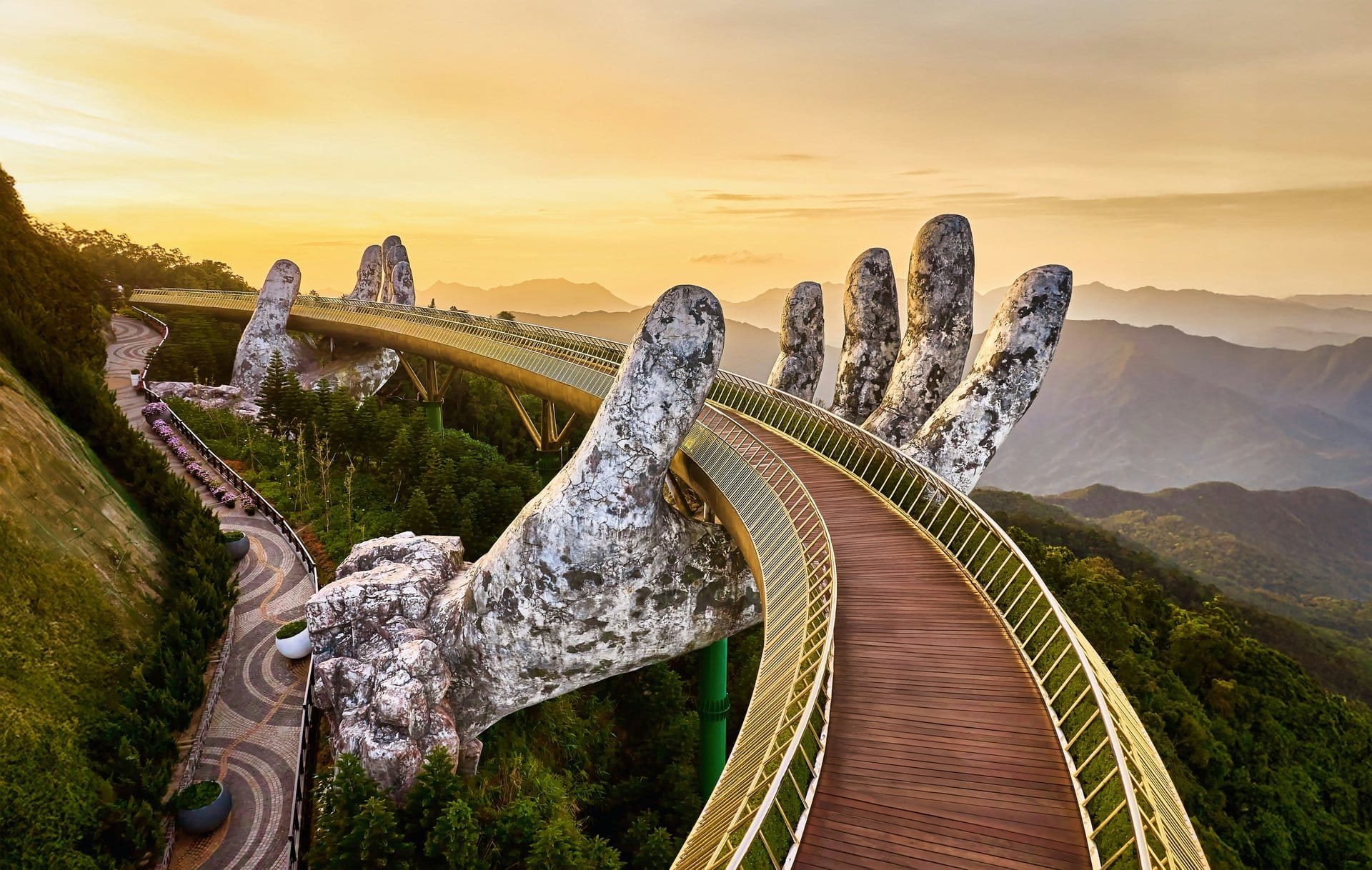 Golden Bridge Da Nang: What the Photos Leave Out