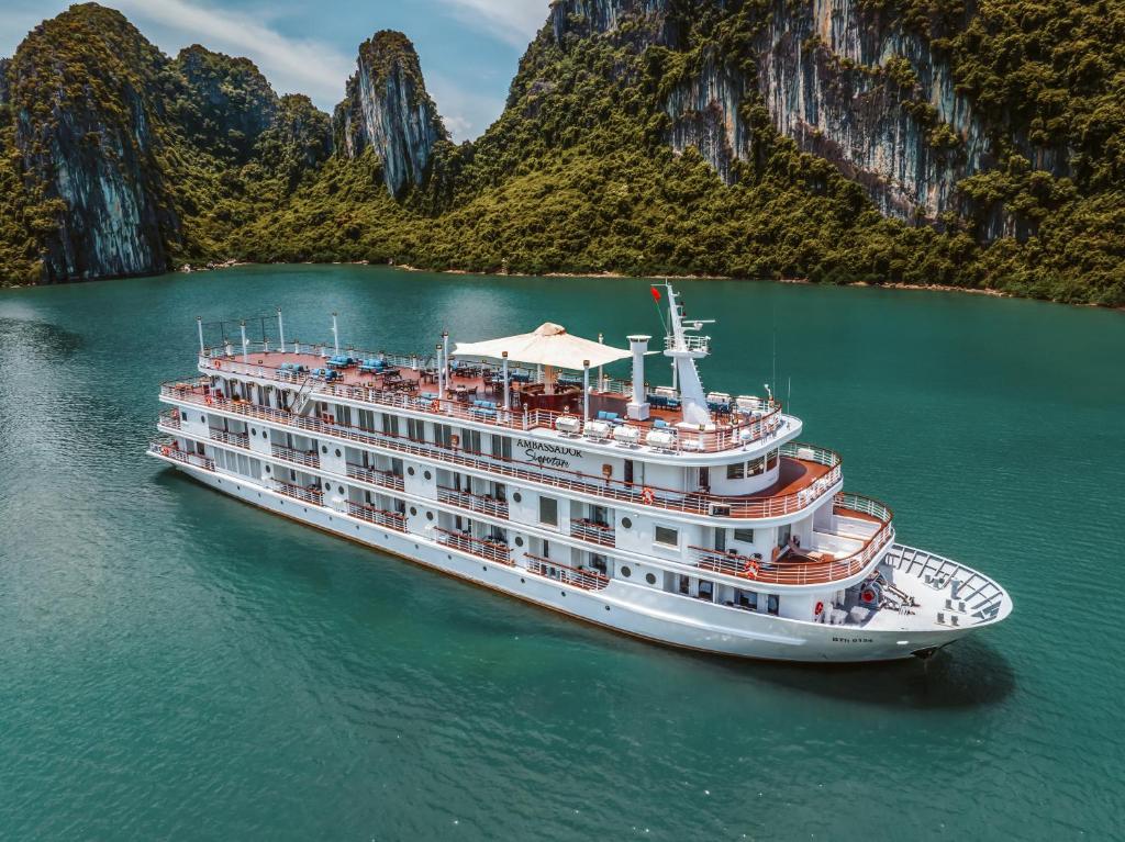 Ambassador Signature Cruise - Lan Ha Bay & Cat Ba