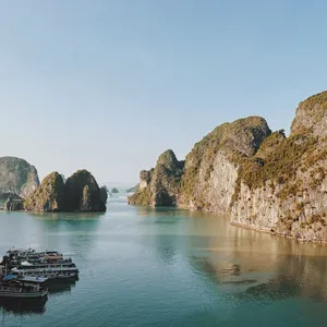 Vietnam Express Tour-ha-long-bay-30