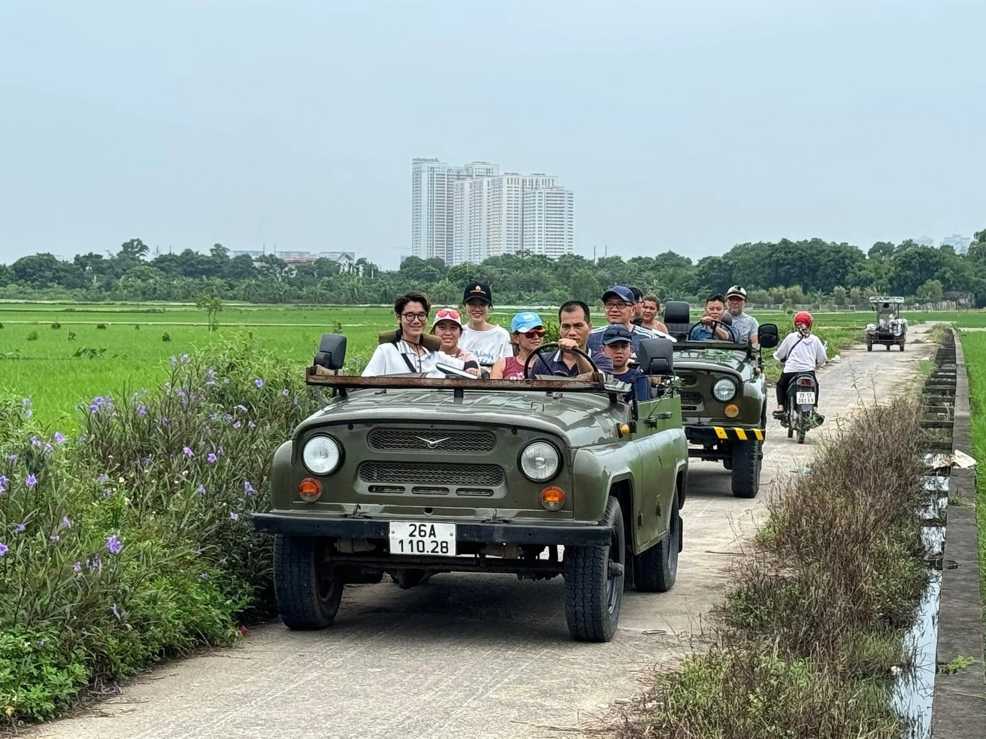 Vietnam Express Tour-hanoi-jeep-tour-01