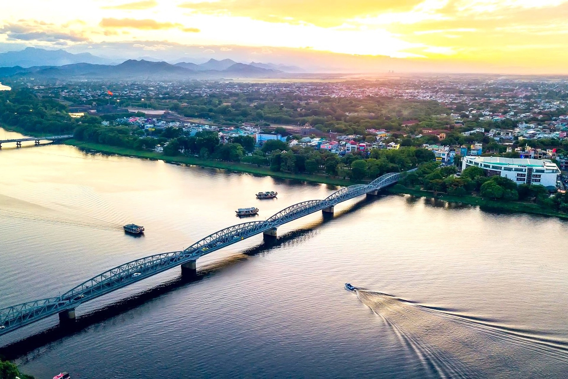 Hue Imperial City Full Day Tour from Da Nang