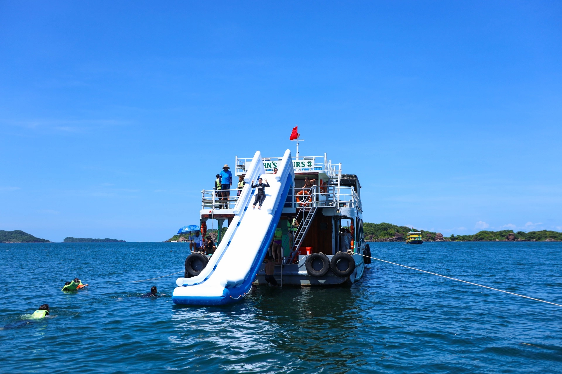 Vietnam Express Tour-phu-quoc-3-islands-24