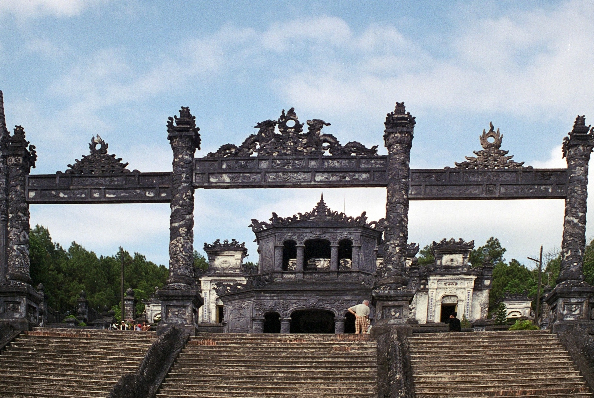 Vietnam Express Tour-hue-01